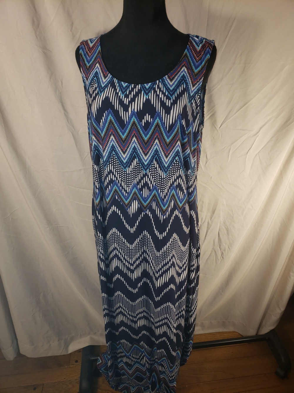 Perceptions Chevron Maxi Dress in Navy, Blue and White - 16